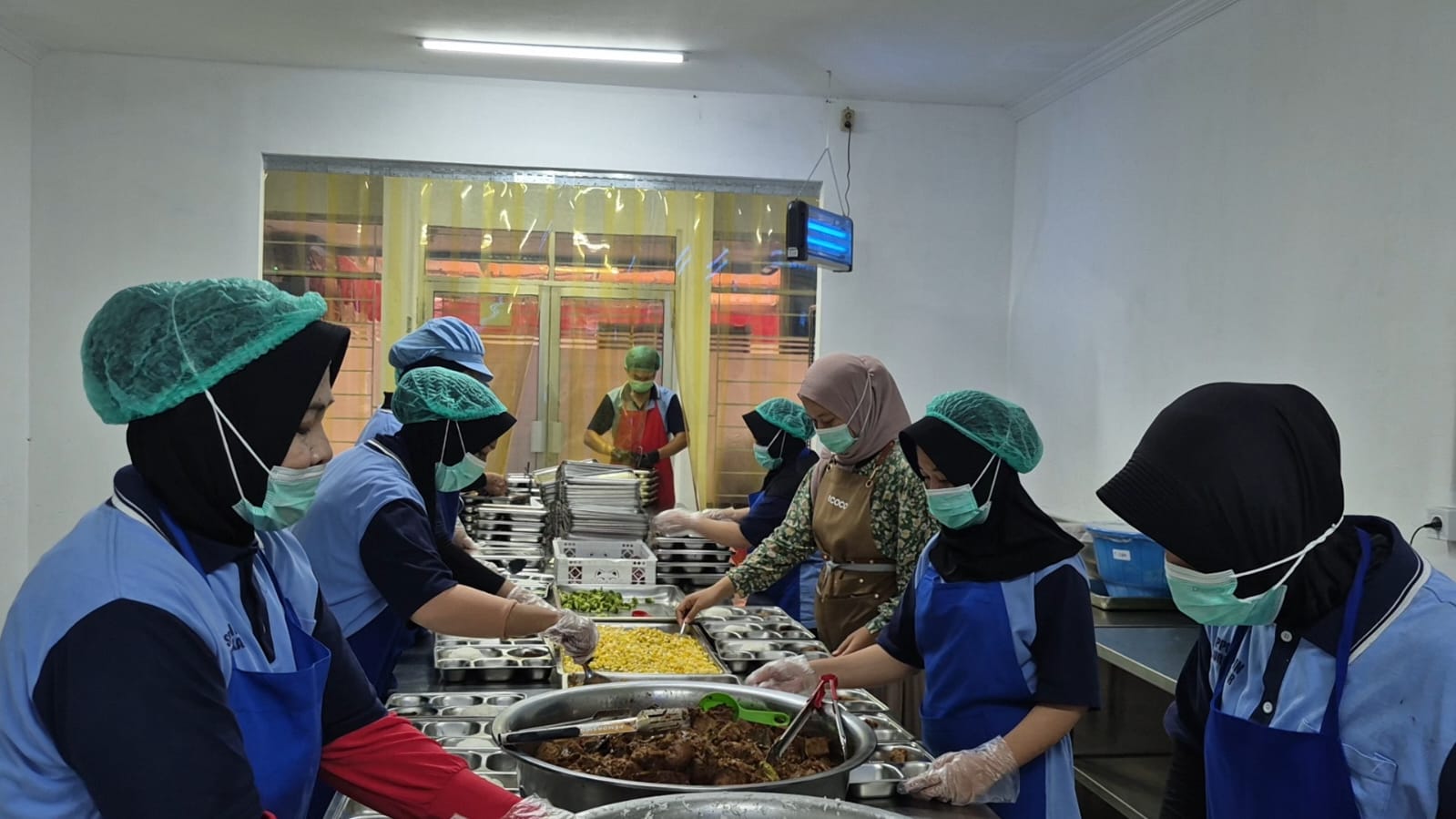 Kontrol Kontaminasi Silang MBG dengan Pemisahan Area Kerja